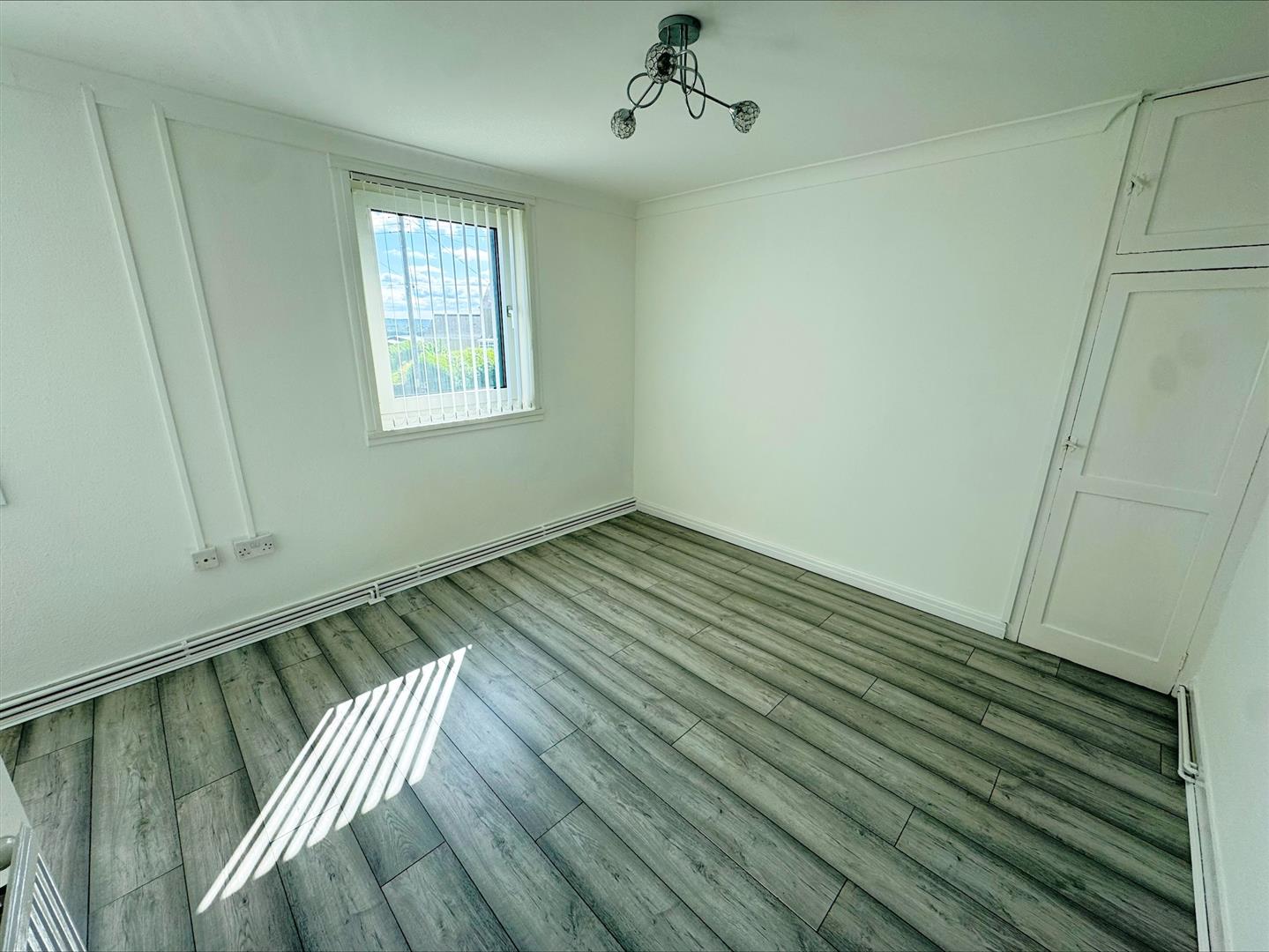 Graigwen, Llwynhendy, Llanelli, SA14 9PB